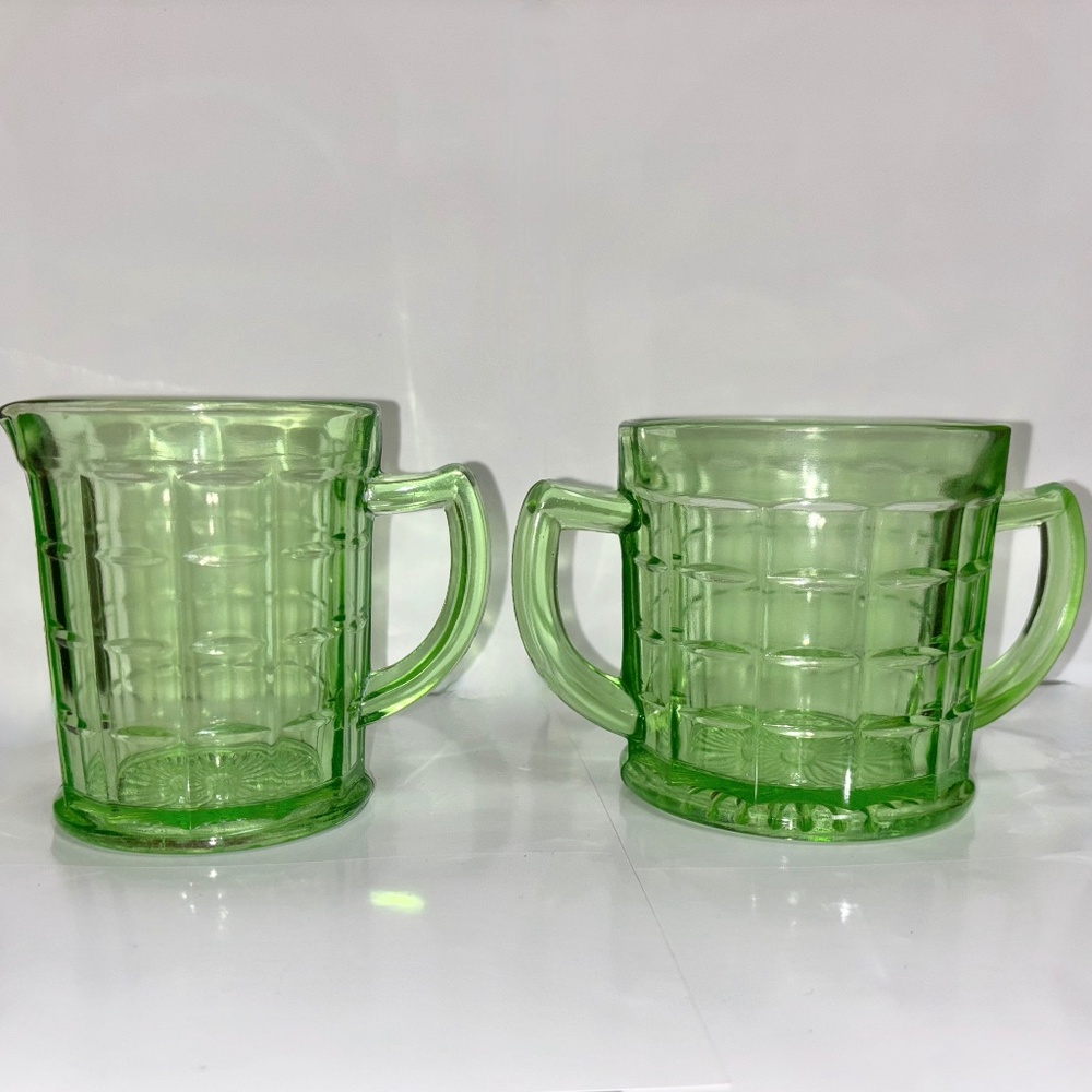 Hazel Atlas Green Cream and Sugar Set